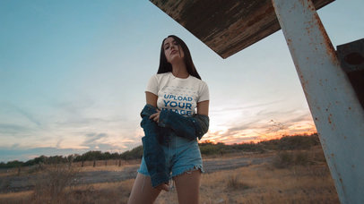Parallax Video of a Woman Wearing a T-Shirt at the Desert